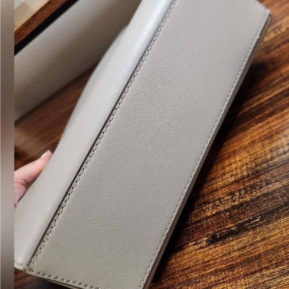 Michael Kors gray turn lock crossbody bag like new pebbles leather - Picture 4 of 14